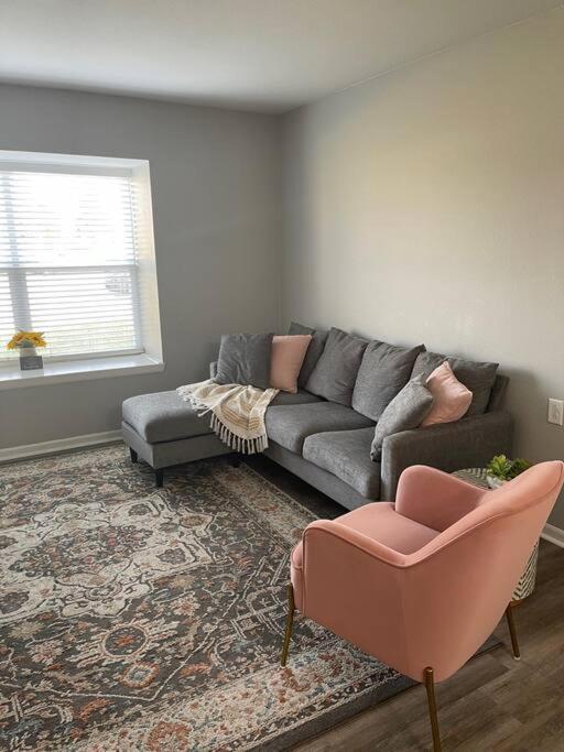 The Delores - 2 Bedroom Apt In Quilt Town, Usa Hamilton Zewnętrze zdjęcie